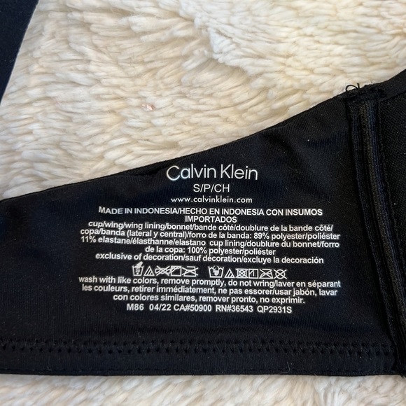 Calvin Klein Wirefree Bra Black size Small Comfortable Microfiber Soft - Picture 7 of 7